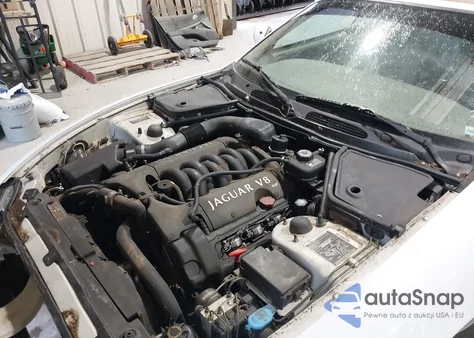 1998 Jaguar Xk8 из США, поврежденный, VIN SAJGX2246WC024074